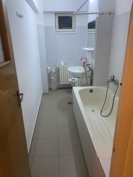 Aviatiei, zona Hotel Crystal Palace