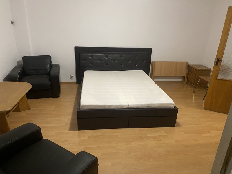 Aviatiei, zona Hotel Crystal Palace